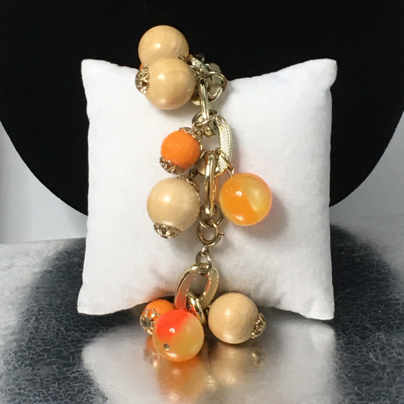 1960s VTG Chunky Multicolor Beaded Cha Cha Bracelet Lucite and Wood 8″