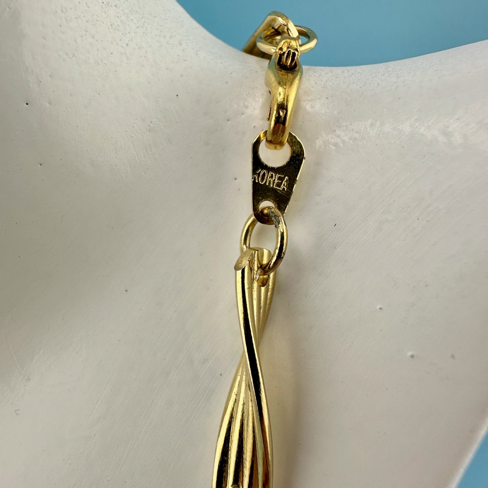 Vintage Open Bezel Lucite Necklace Gold Tone Multicolor Oval Round Faceted