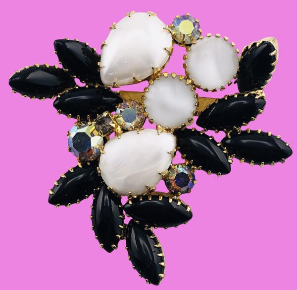 Vintage BLACK & WHITE Pearlized Prong Set RHINESTONE Cluster PIN/Brooch,FJT