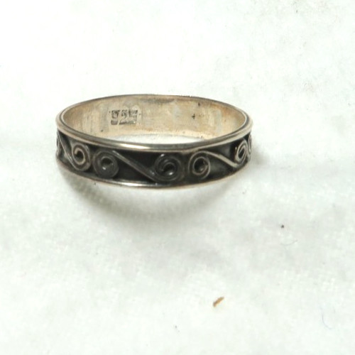 VINTAGE SOUTHWEST STERLING SILVER RING ~ SIZE 7 ~ signed: 925