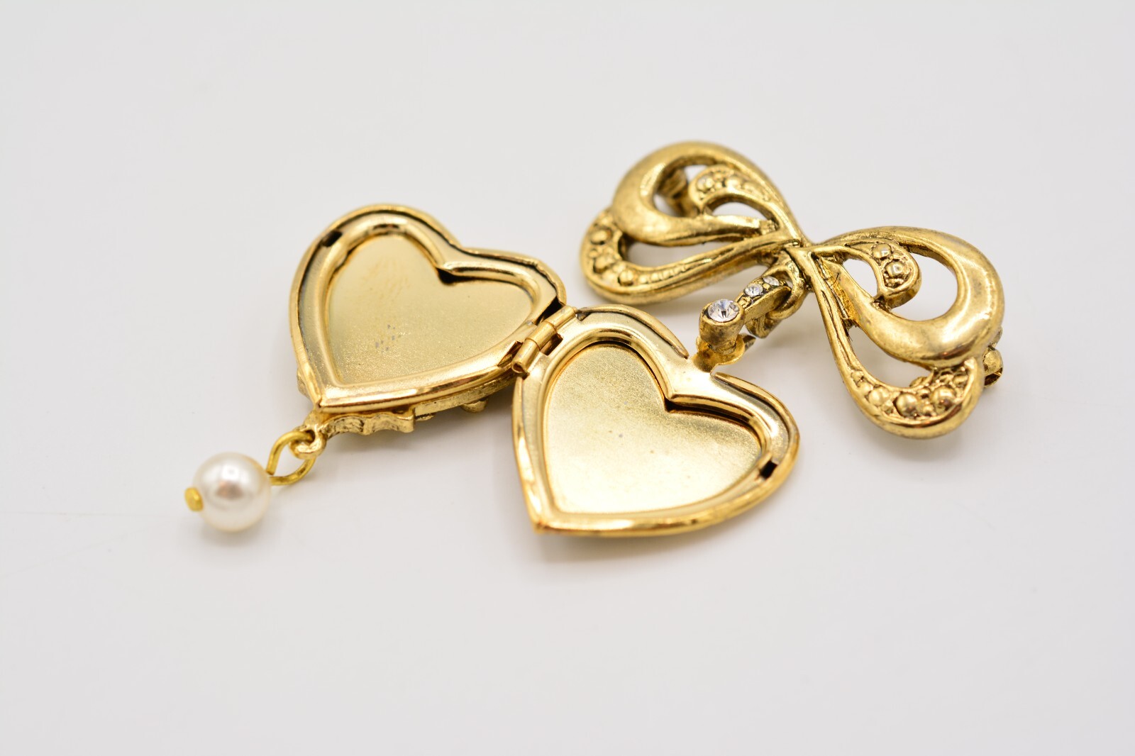 Vintage Heart Locket Pin Brooch Dangle Bow Enamel Cherub Angel Gold 1980s BinA12