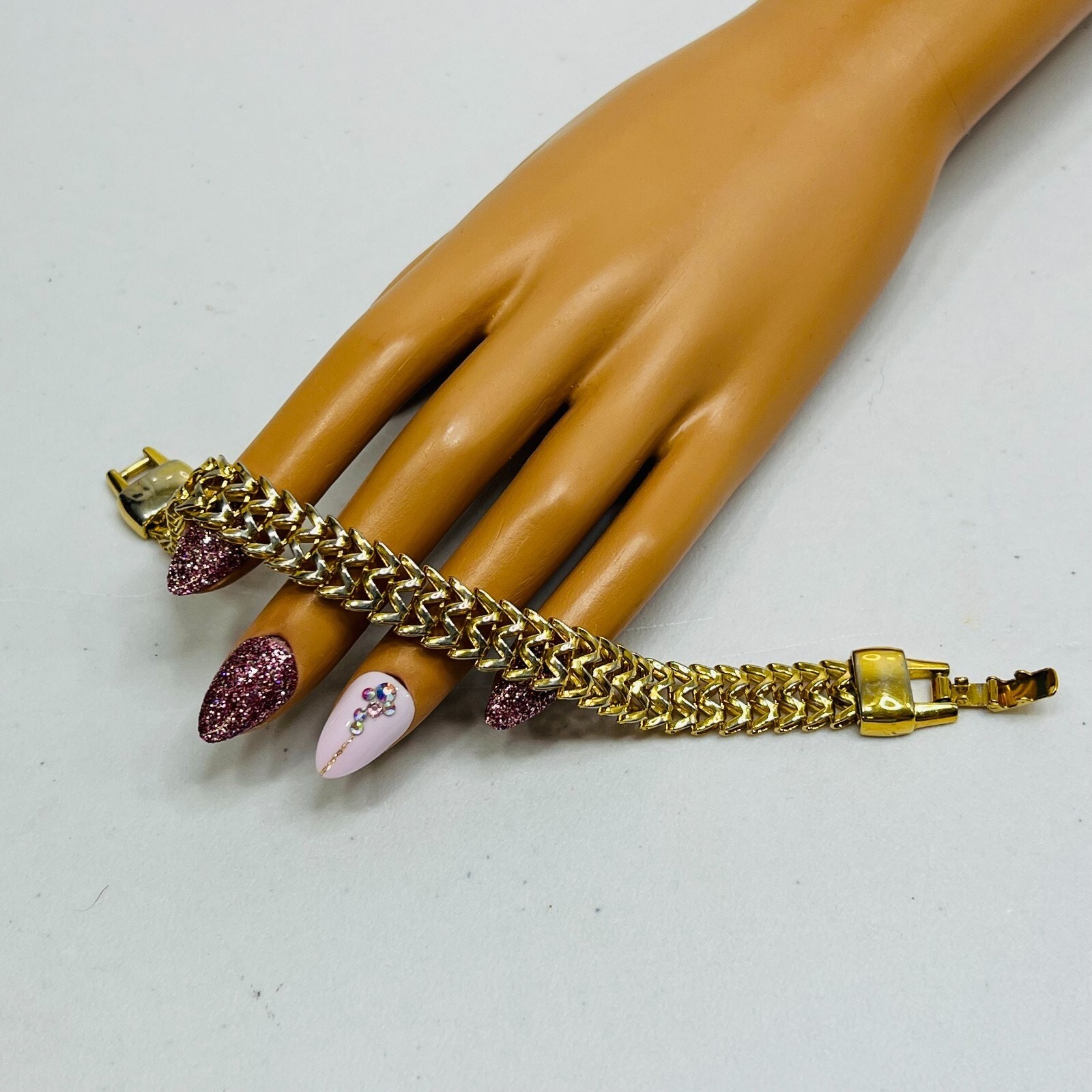 Vintage Bracelet Gold Tone Open Bold Specialty Links 1980s Chain 8 inches