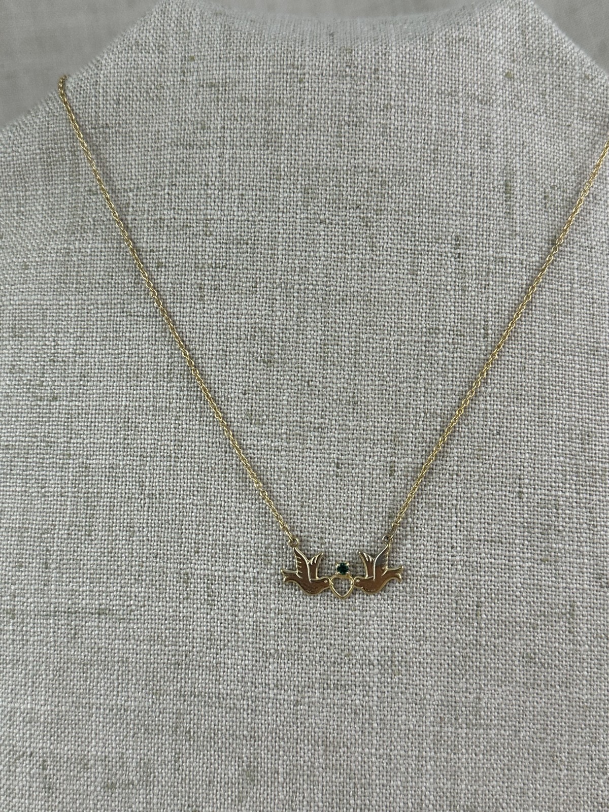 Vintage May Birthstone Emerald Green Rhinestone Love Birds Doves Heart Necklace