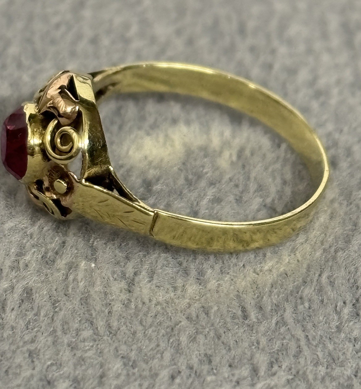 Vintage 14k Gold Ruby Ring Size 7.5 Please See All Pictures & Read Description