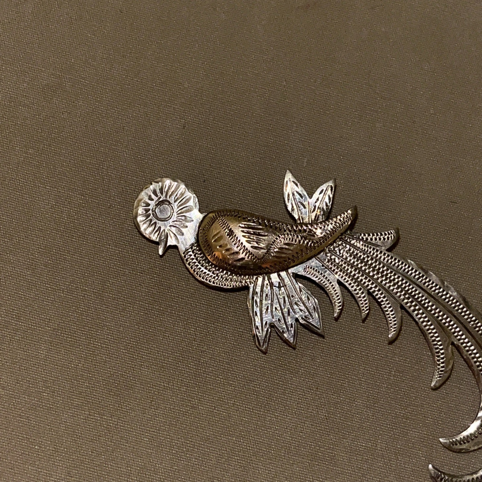 ❤️VTG/ANTIQUE 900 STERLING QUETZAL PARROT BROOCH GOLD WING GUATEMALA