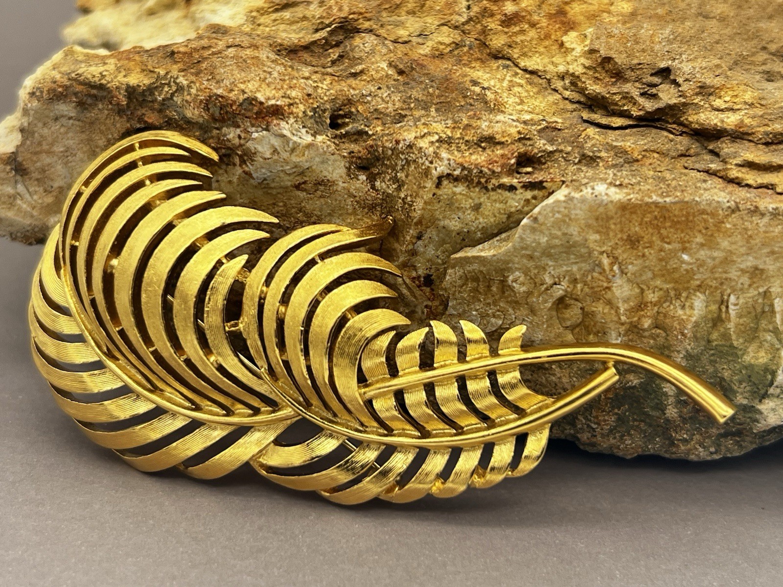 Vintage Trifari Gold Tone Leaf Brooch Openwork Fern Leaf Pin Nature Jewelry