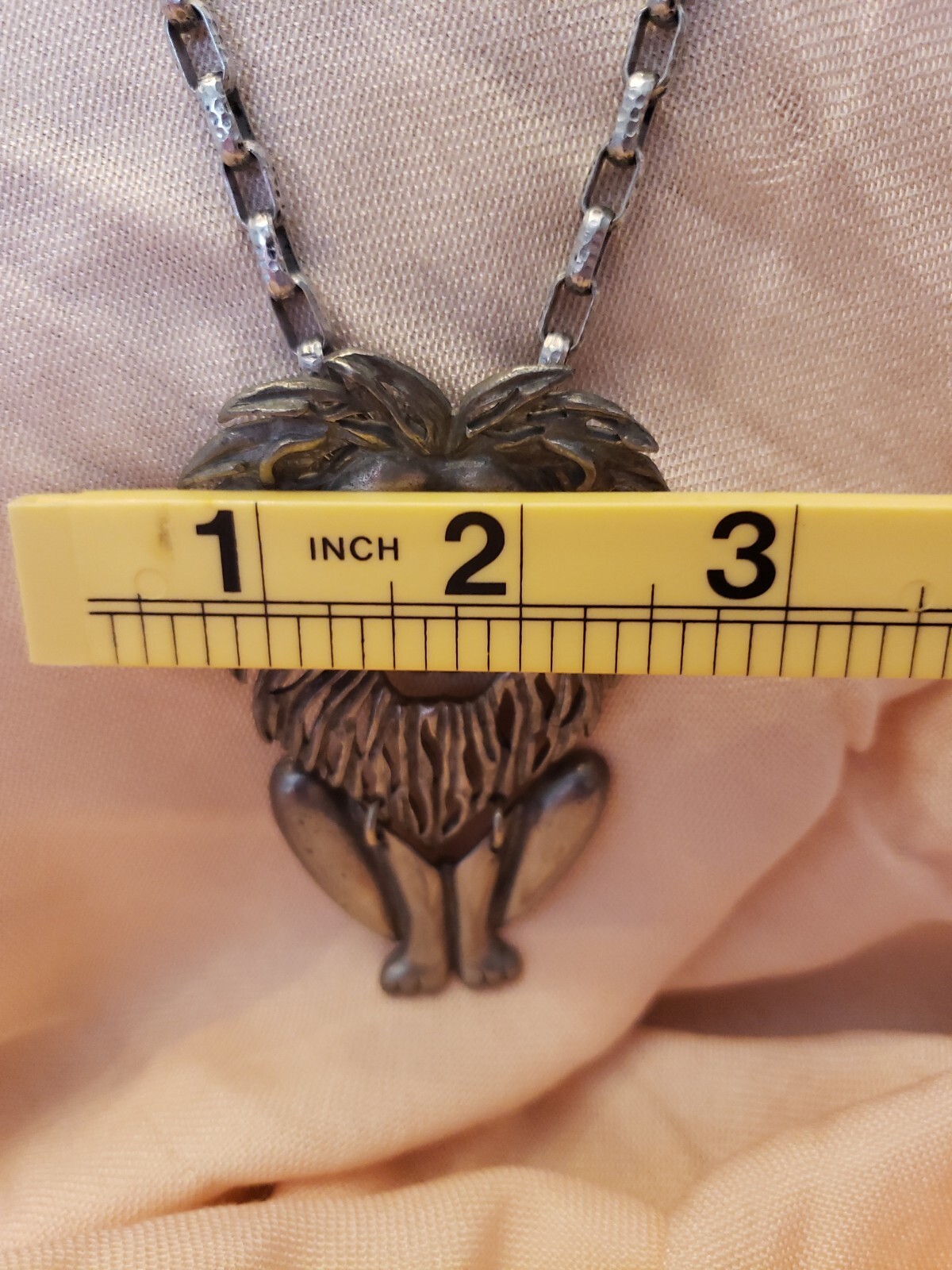 Vintage Articulated 3.5″ Sitting Lion Silver Tone Pendant 20″ Thick Chain LEO