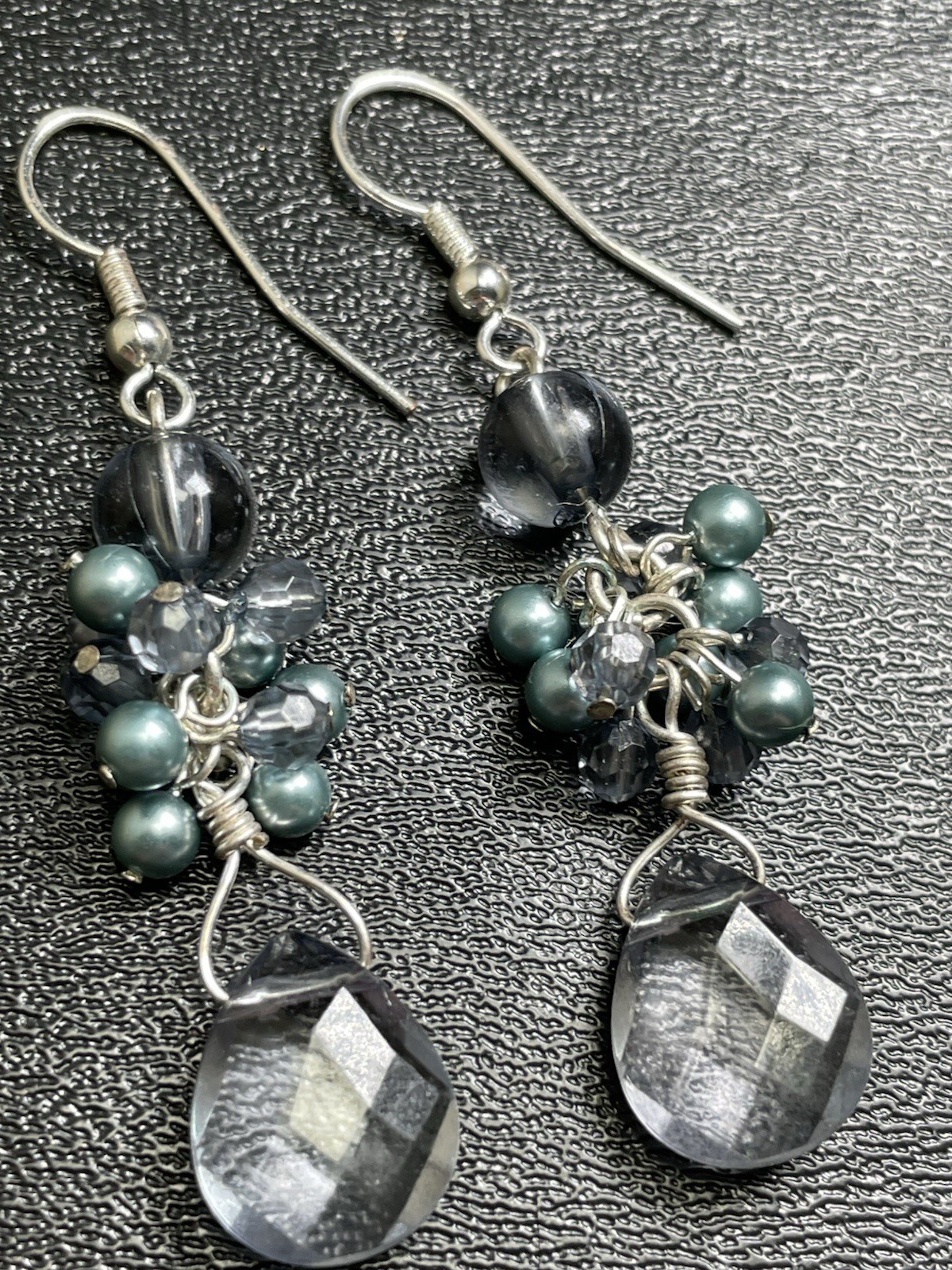 Vintage 2.5” Faceted Blue Acrylic Beaded Silver Tone Dangle Earrings