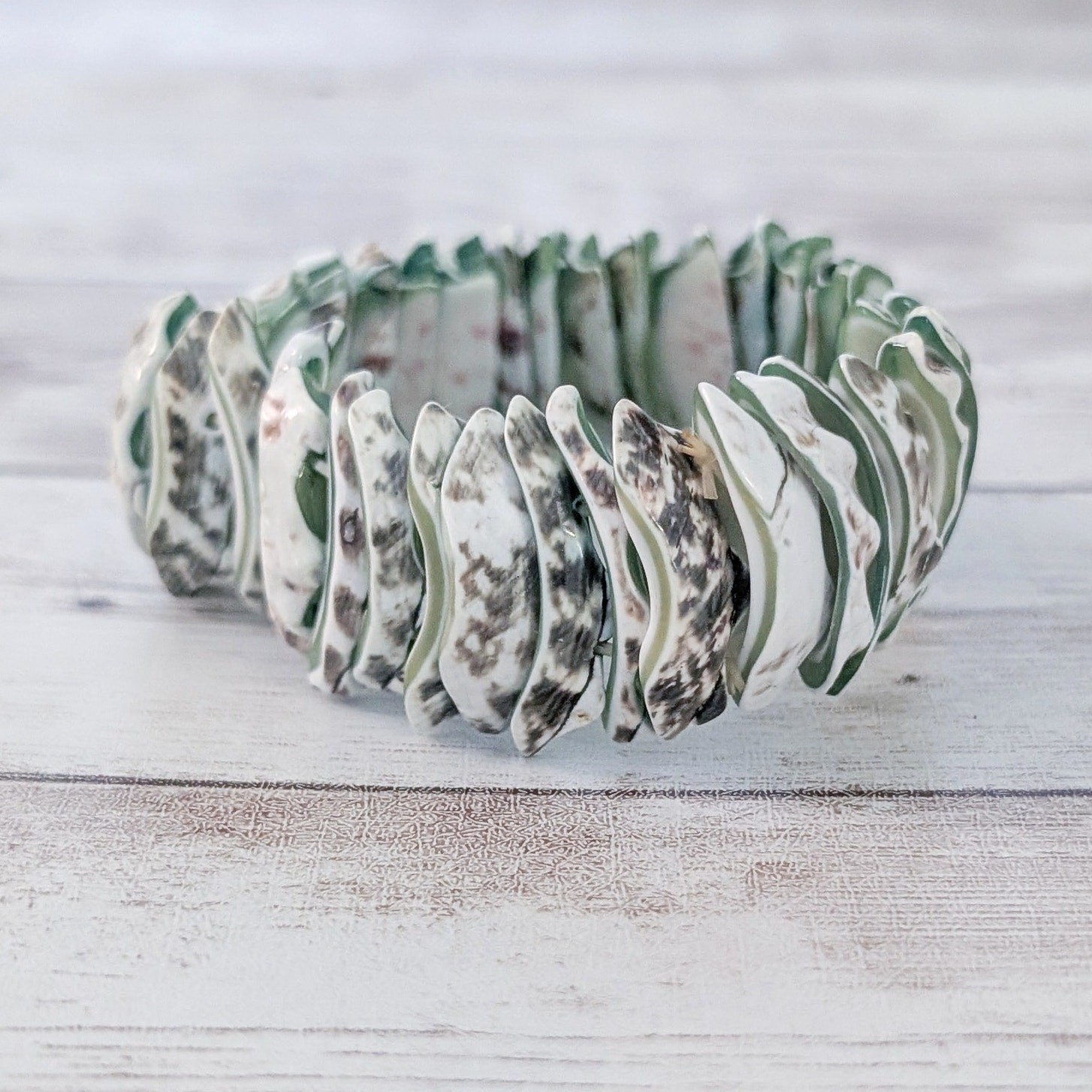 Vintage Stretch Bracelet Green/White/Brown Shell? Statement Chunky