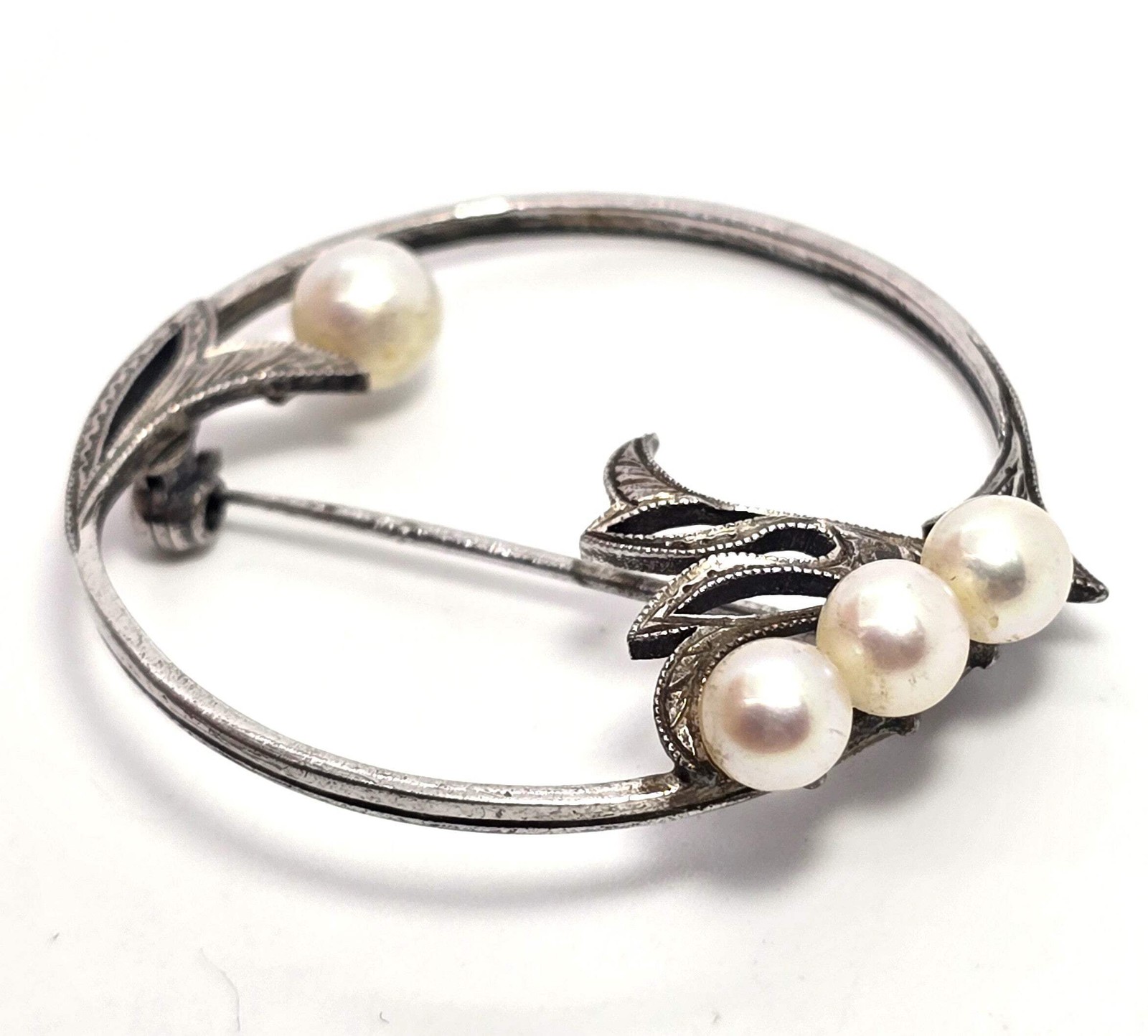 Mikimoto 4 Akoya Cultured Pearl flower vintage mid century sterling silver brooc