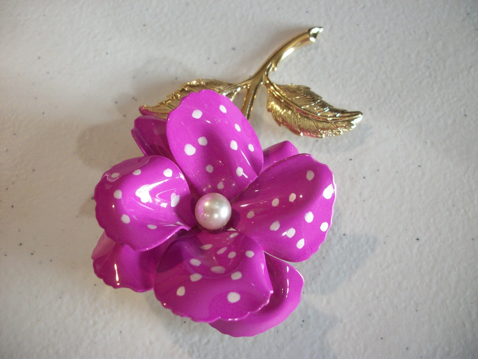 MeTaL ENaMeL* /PURPLE/WHITE POLKA DOT/FX PEARL SPRINGTIME BEAUTY\* FLoWeR PiN