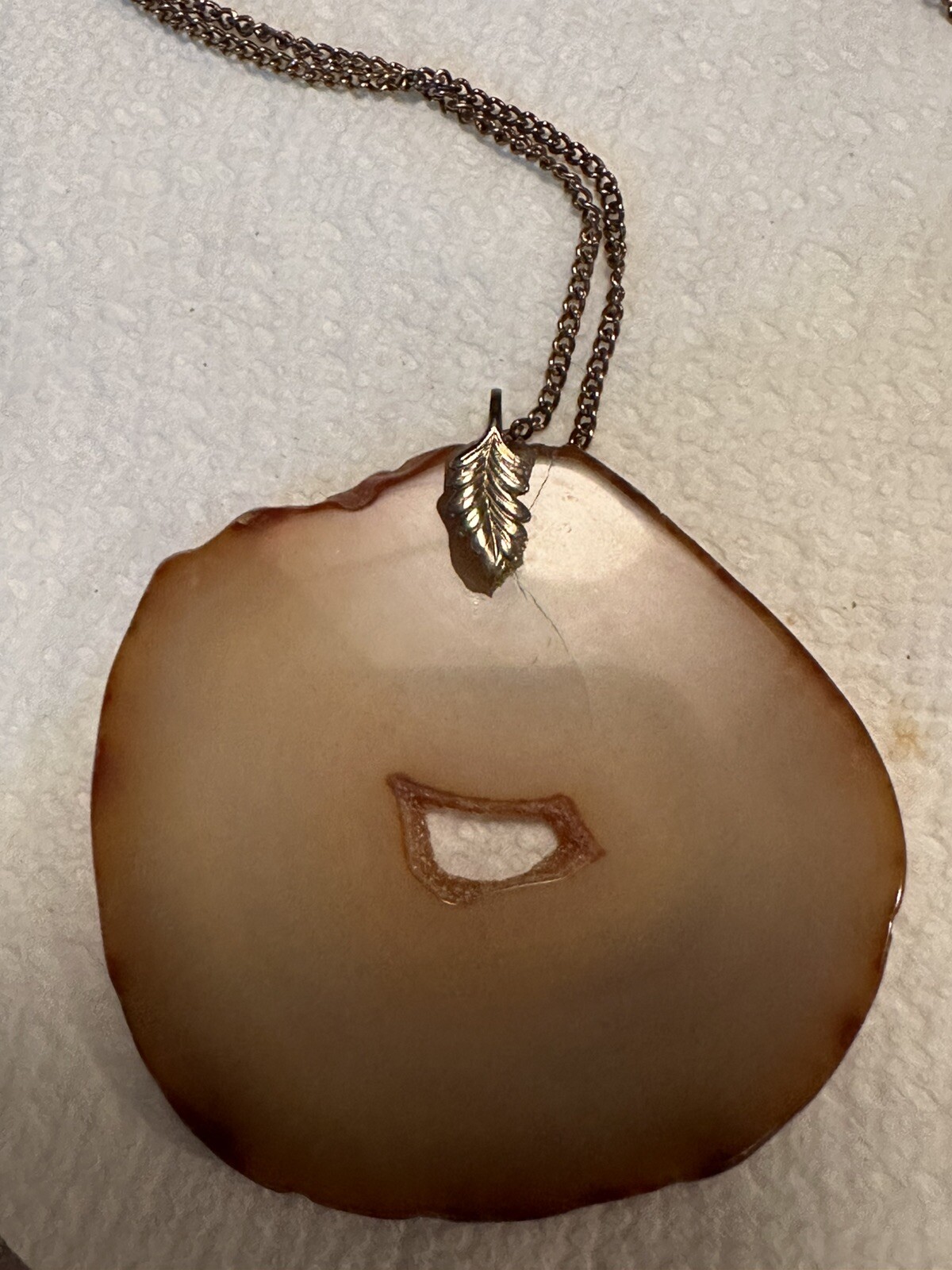 2 1/2” VTG GEODE AND GOLD PLATED PENDANT ON CHAIN – Costume Jewelry