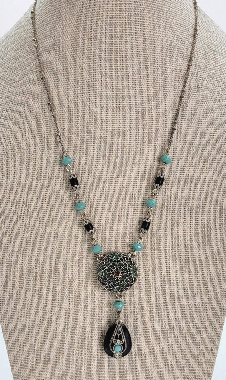 Vintage Avon NR Turquoise Black Teardrop Pendant Necklace 16.5 In