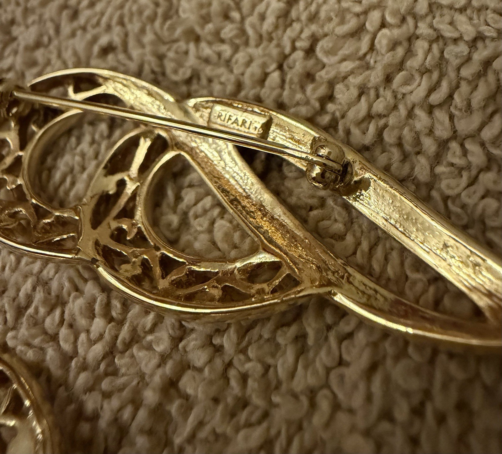 Vintage Trifari Filigree Brooch Pin + Stud Earrings (3pc Matching Set, Signed)
