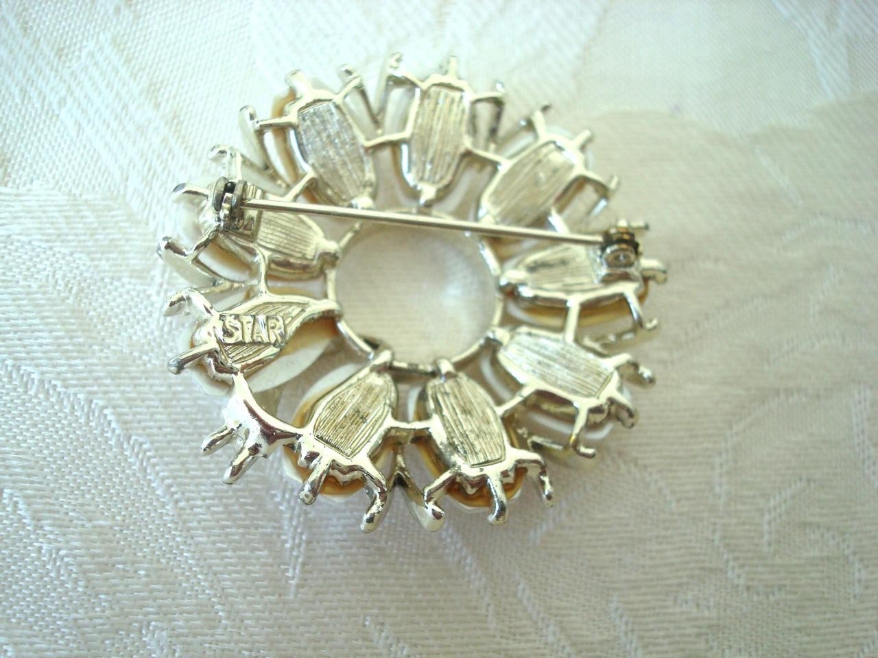 Signed STAR Vintage Silver Tone Flower Pin Brooch With White Plastic Petals KJ