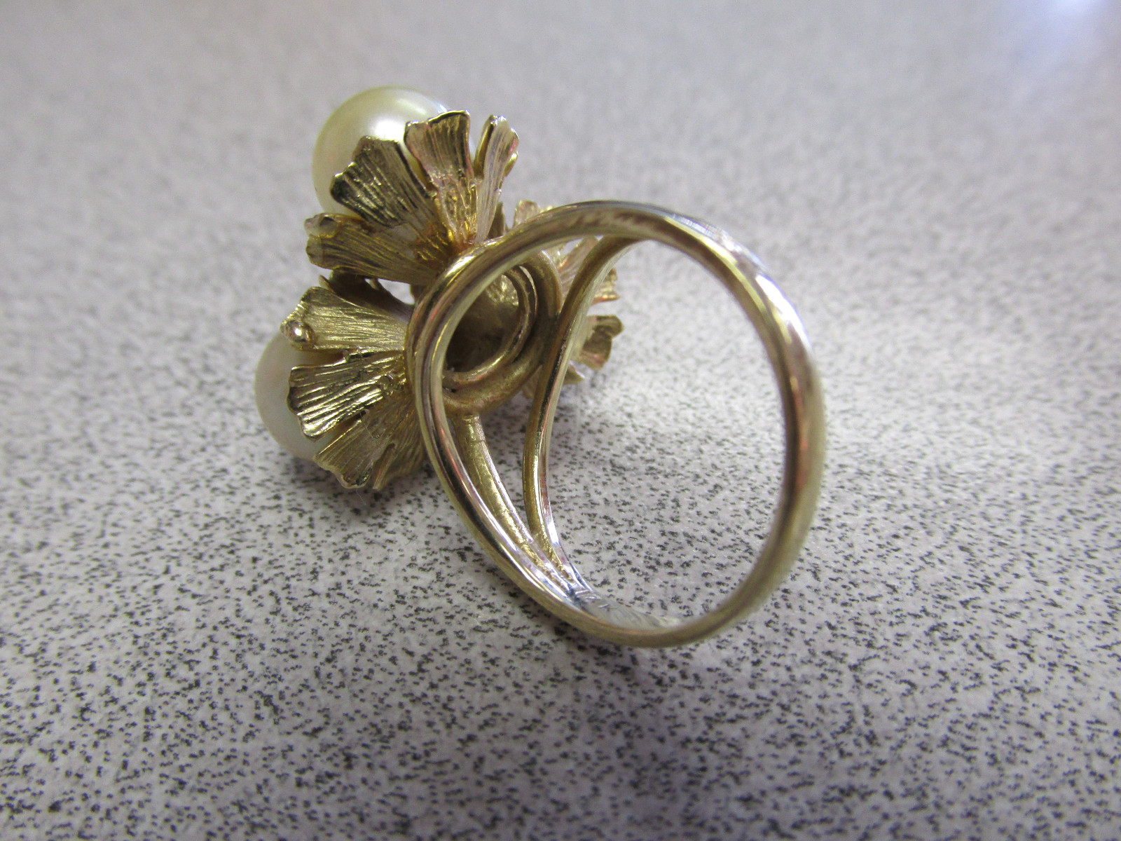 Beautiful Estate Heirloom Pearl Ring 14k Gold size 6-1/2 Make Offer
