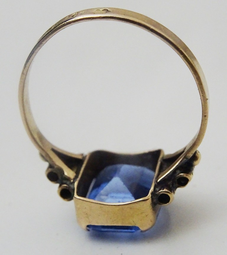 Vintage 9 karat Gold and Blue Glass Handmade Ring