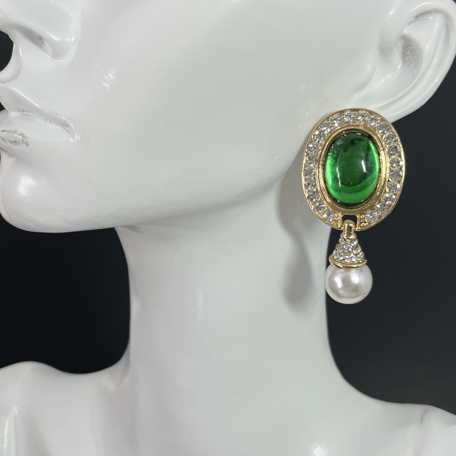 Gold Tone Gripoix Style Earrings Green Cabochon Oval Pierced Crystal Pearl Drop
