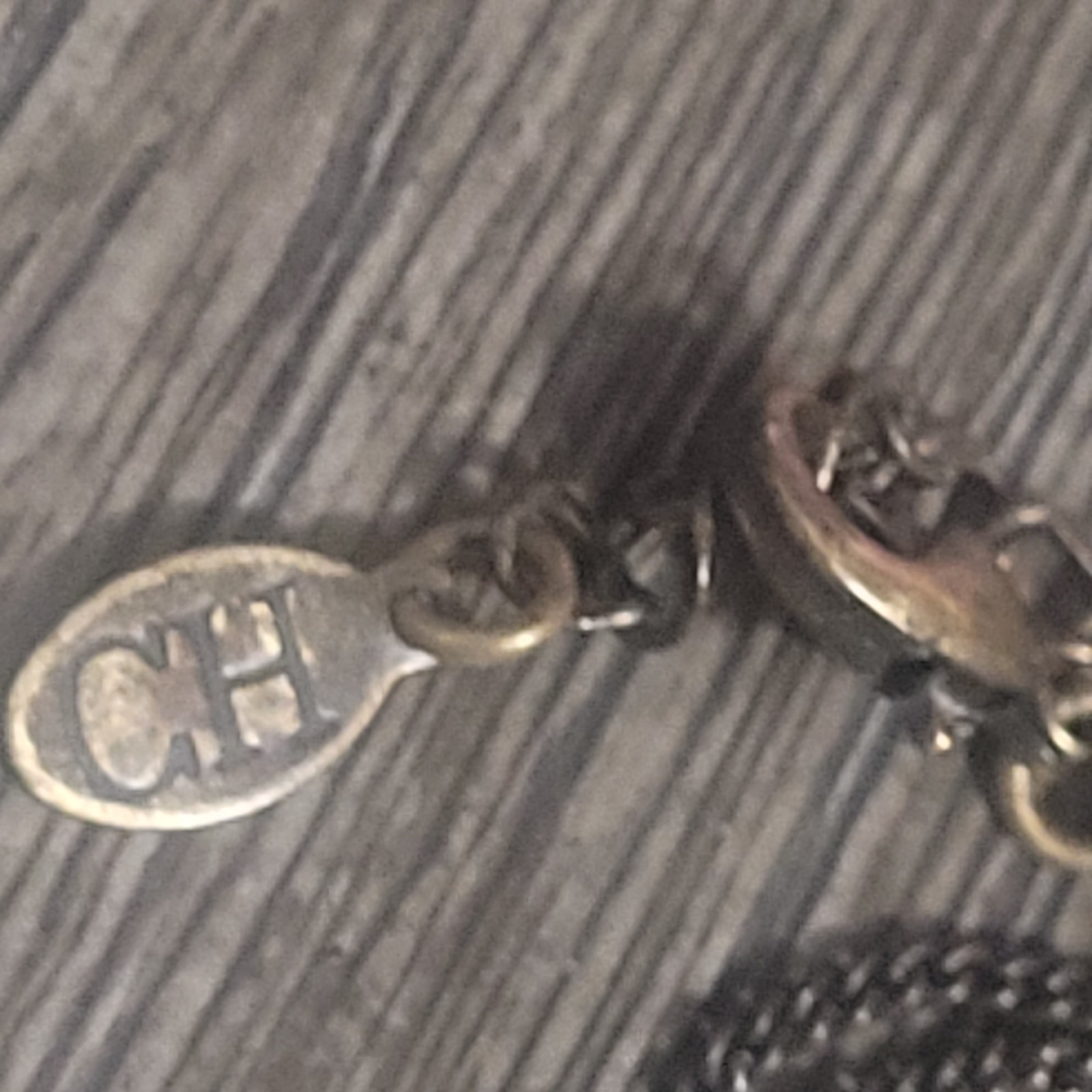 CAROLINA HERERA CH VTG TONE Gun Metal Gem Stone PENDANT NECKLACE Y BEAD Red Drop