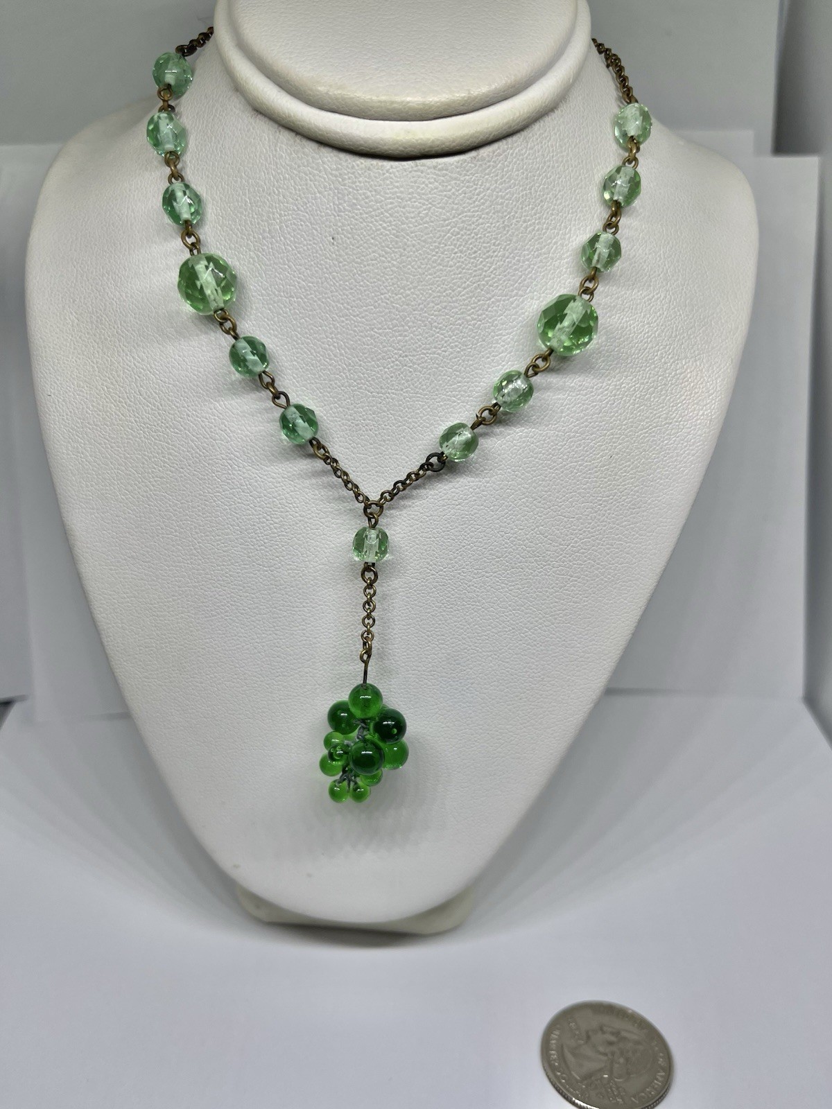 Vintage Green Art Glass Beads Goldtone Chain Cascading Grapes Pendant Necklace