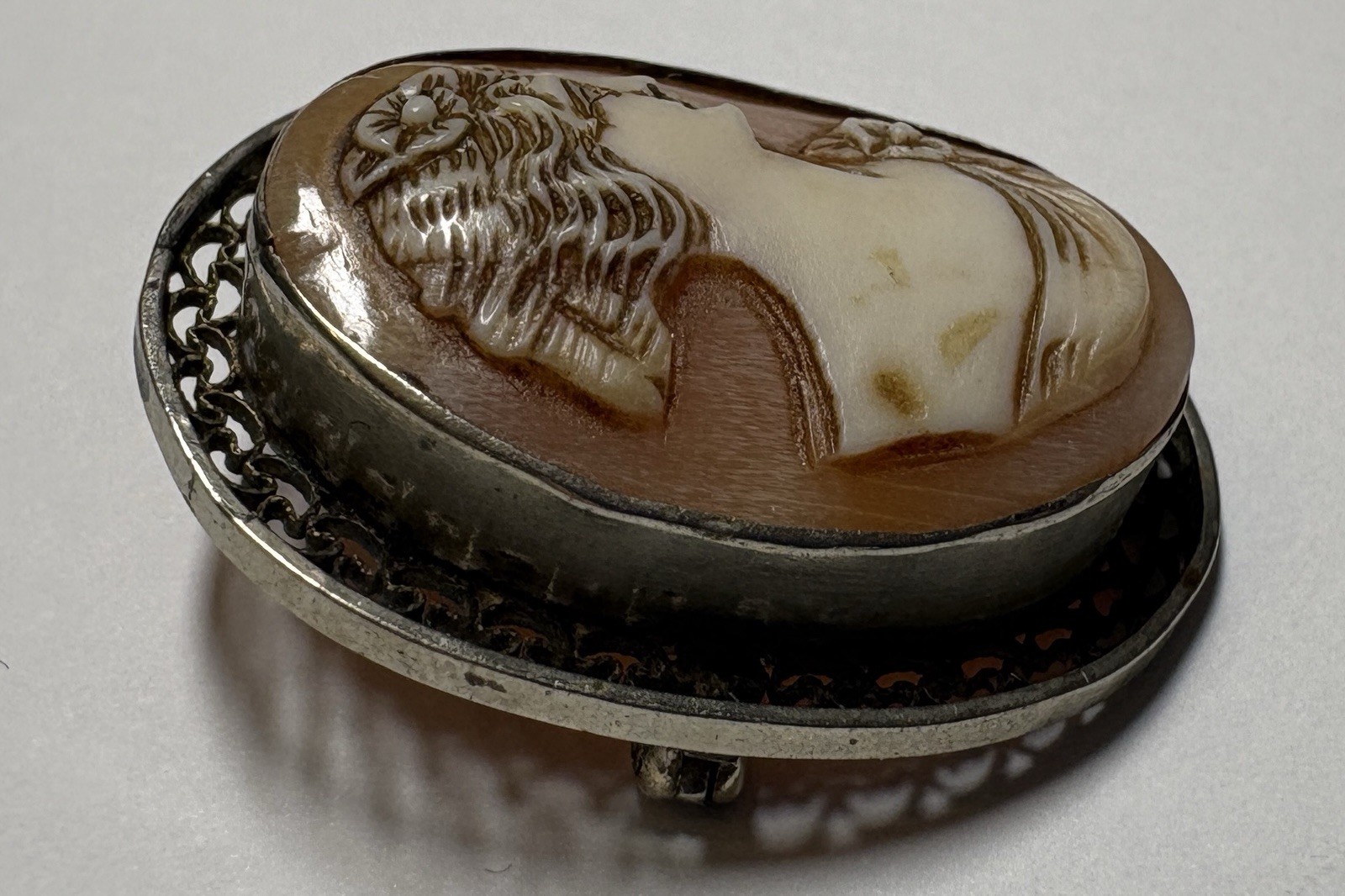Vintage Cameo Carved Shell Portrait Of Lady Silver Filigree Brooch