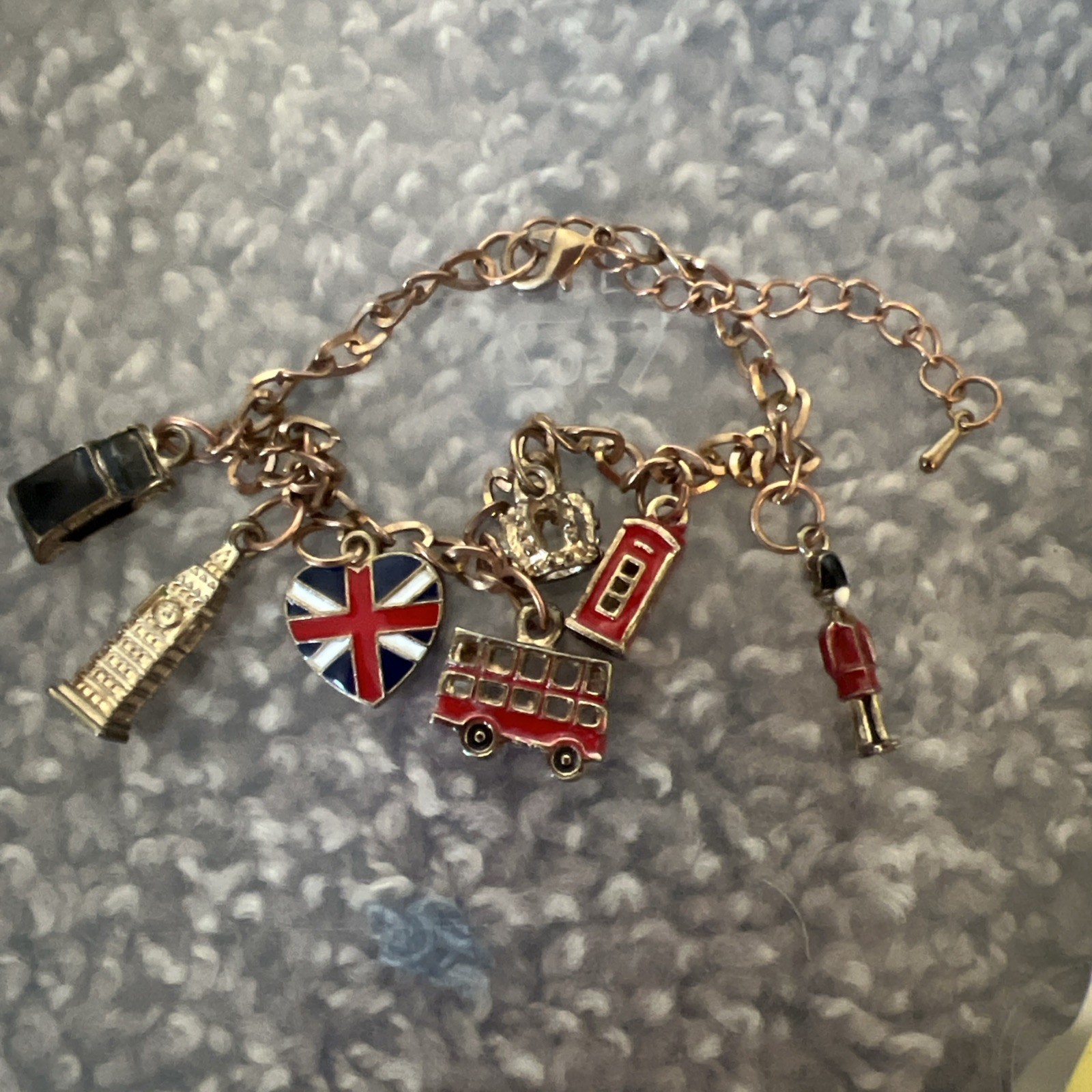 Vintage Gold Tone Bracelet British Pride Souvenir Collectible UK Charm Bracelet