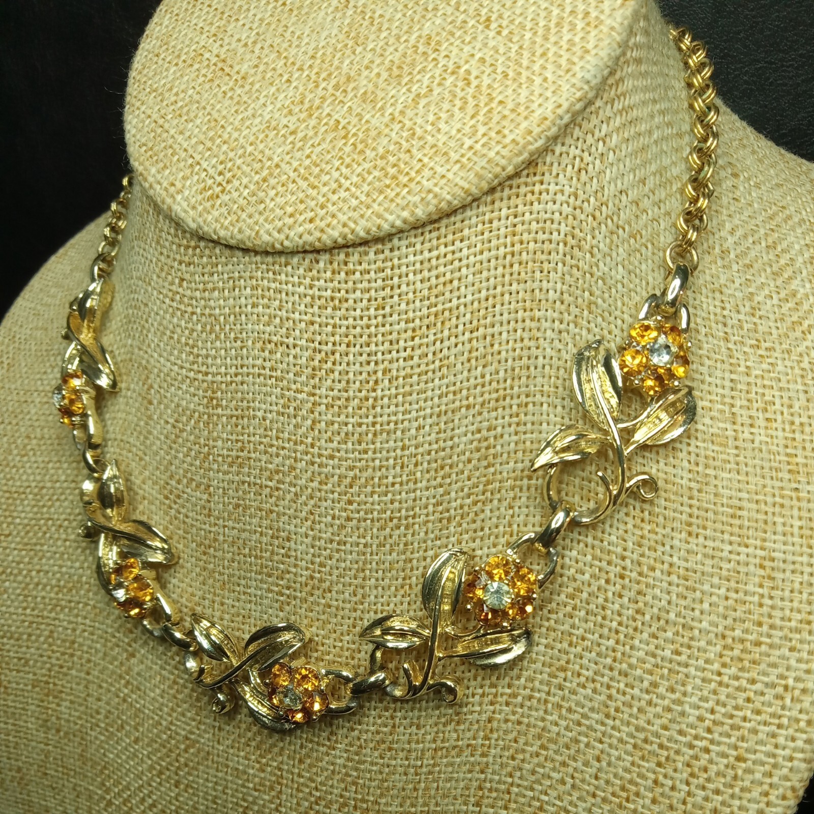 Vintage Faux Topaz And Clear Rhinestone Flowers Leaves Necklace. 6526