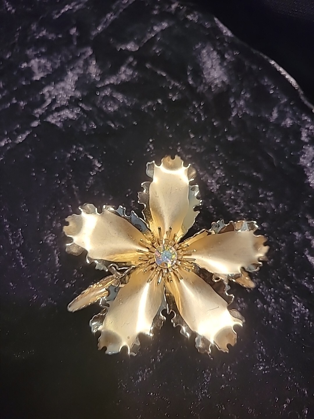 Vintage Womens Brooch Pin Ruffled Flower Jewelry Costume