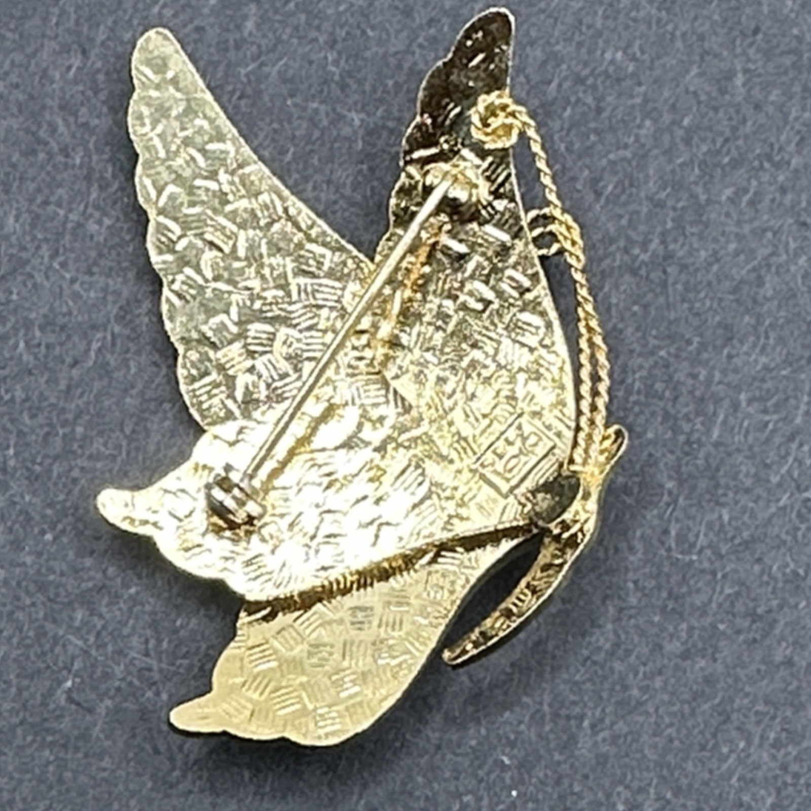 Vintage Butterfly Fish & Crown Brooch Pin J44H