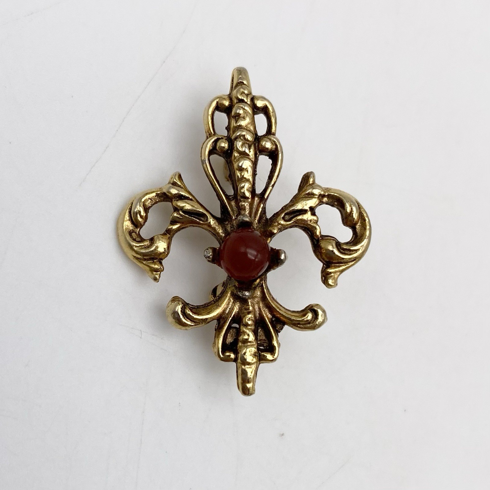 Vintage Brooch Pin Tacoa Fleur Di Lis Red Cabochon Center Gold Tone Jewelry