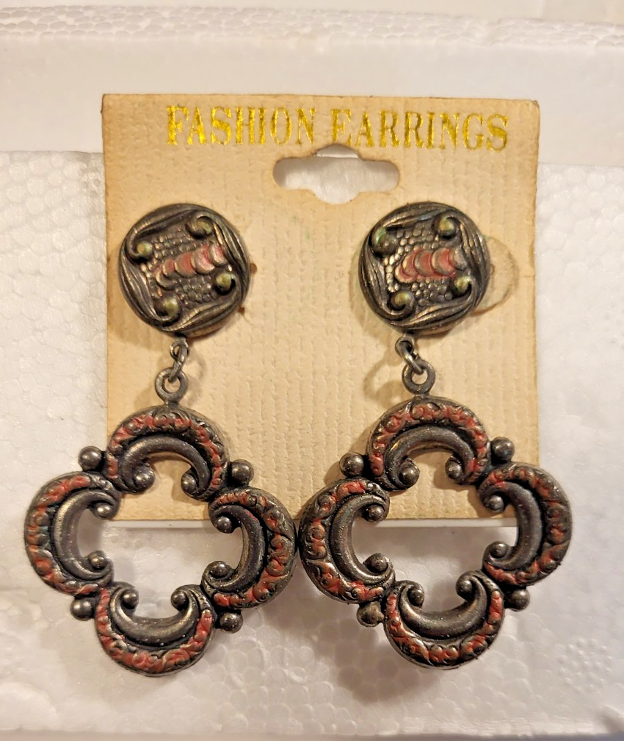 Vintage 1970s Quatrefoil French Style Silver Tone Dangle Earrings