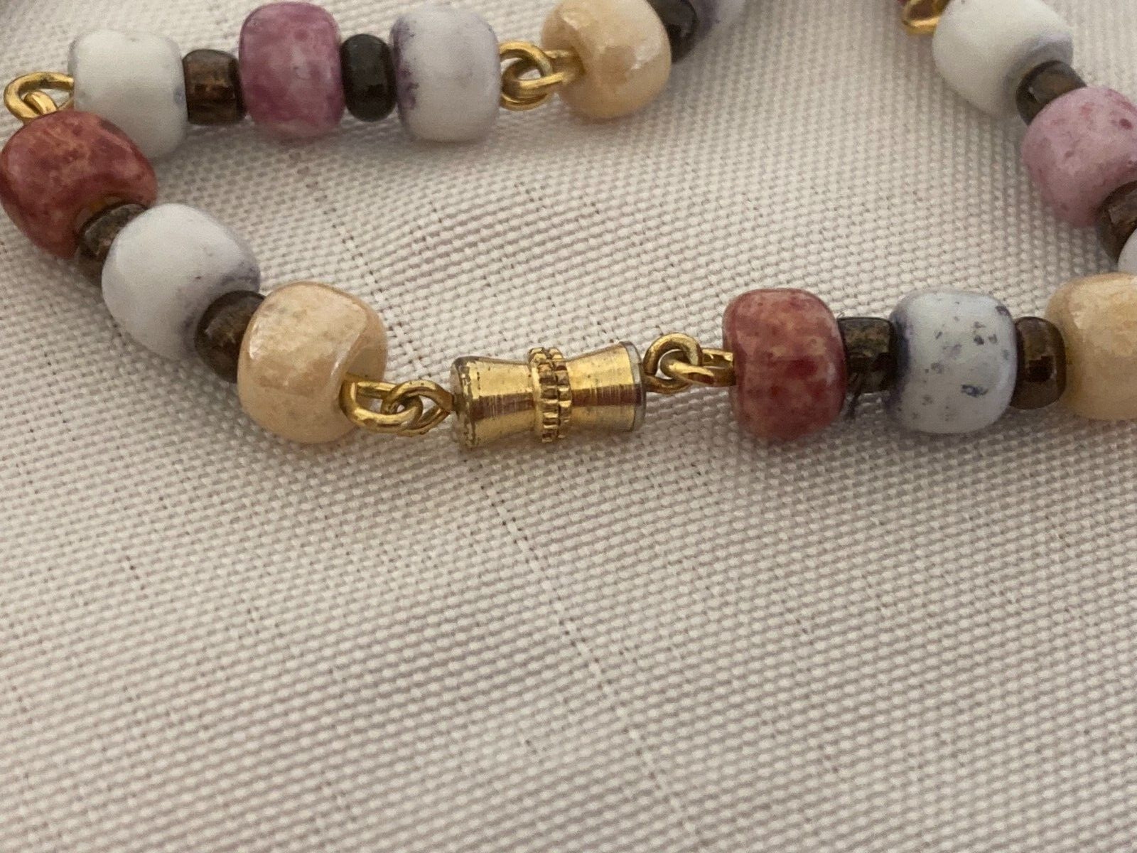 Vintage Multicolor Glass Bead Gold Tone Necklace – 19″