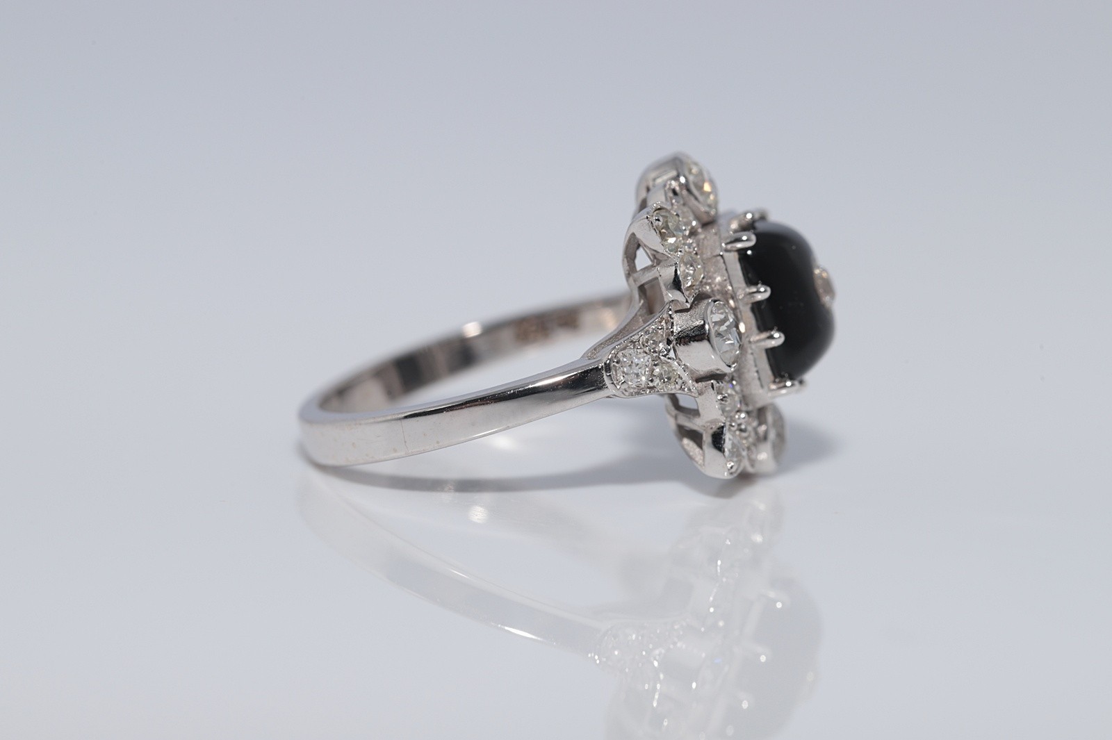 New Made 18k Gold Estate Natural Diamond Onyx Decorated Square Ring