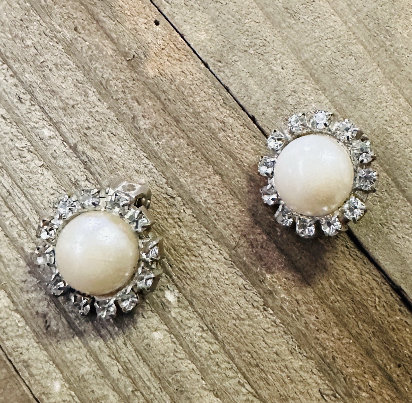 Vintage Faux Pearl Rhinestone Clip On Earrings Silver Tone 3/4”