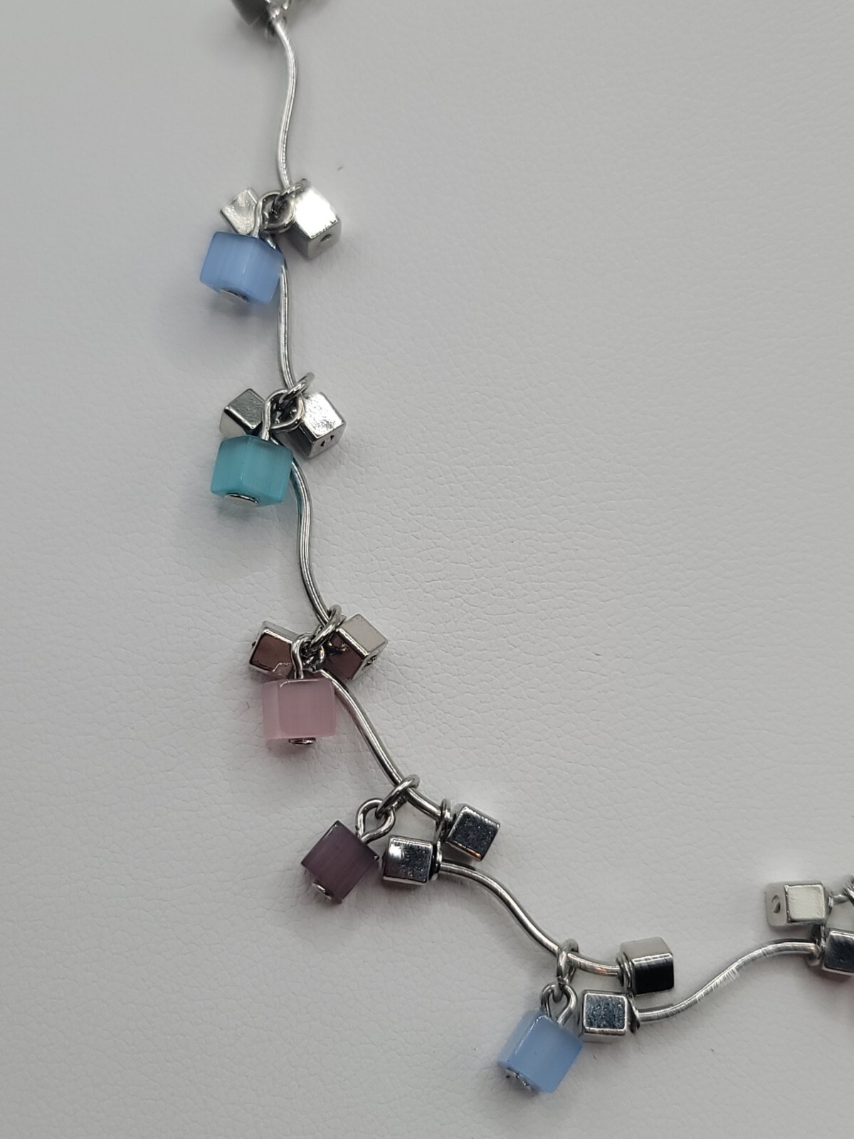 15-17″ Multicolored Cubes On Silvertone Chain Choker Necklace