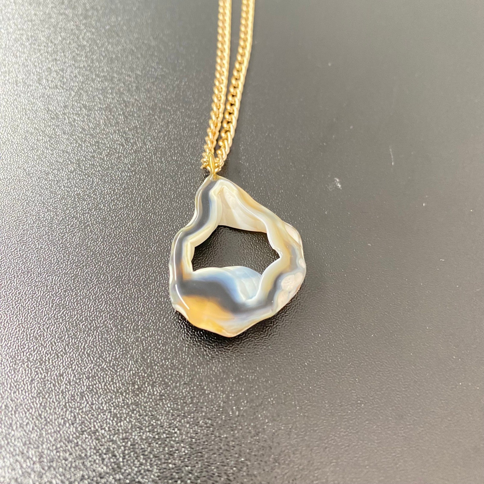 Vintage Women Necklace OS Gold Tone Agate Geode Slice Pendant Germany Organic