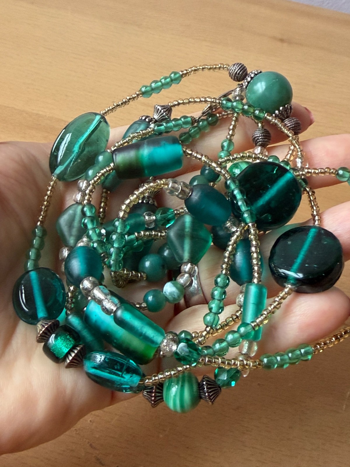 VINTAGE VIVID EMERALD GREEN COLOR MULTISHAPE GLASS BEADS LONG STATEMENT NECKLACE