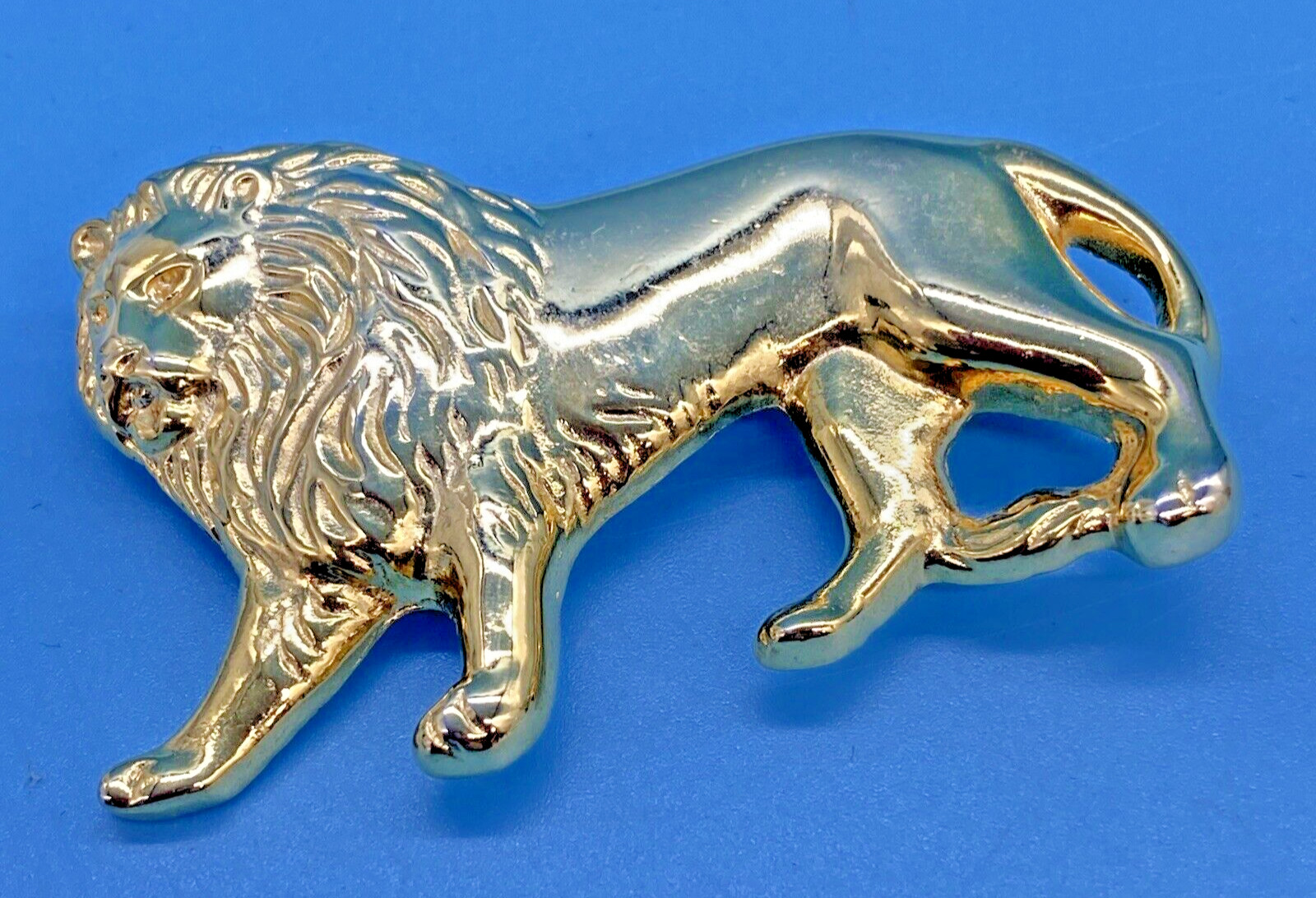 Lion Brooch Not Signed 2.25″ L x 1.5″ T Walking Medium Size Gold-Tone Metal VTG