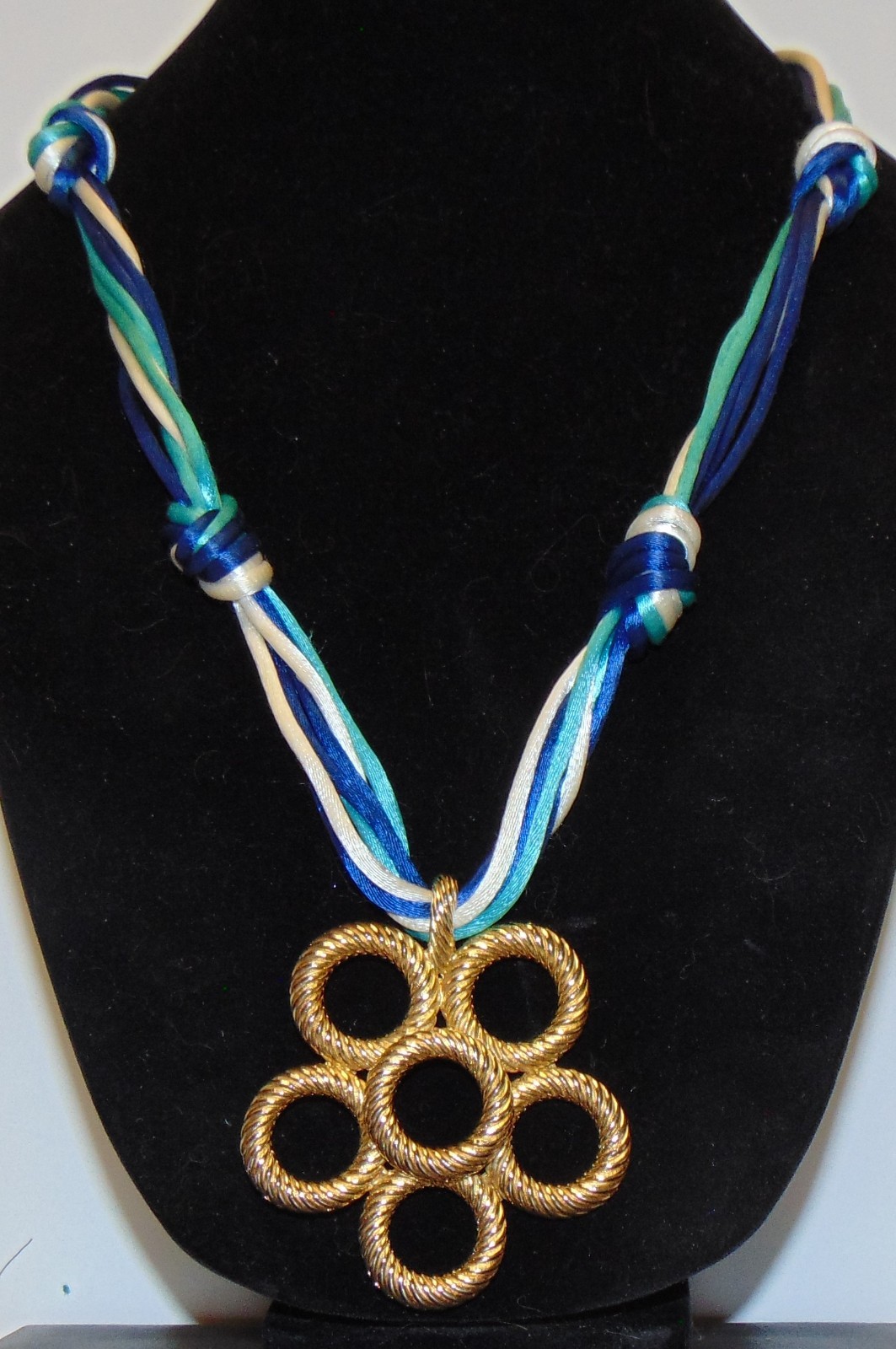 GAY BOYER 5 Ring Pendant Blue Strand Necklace