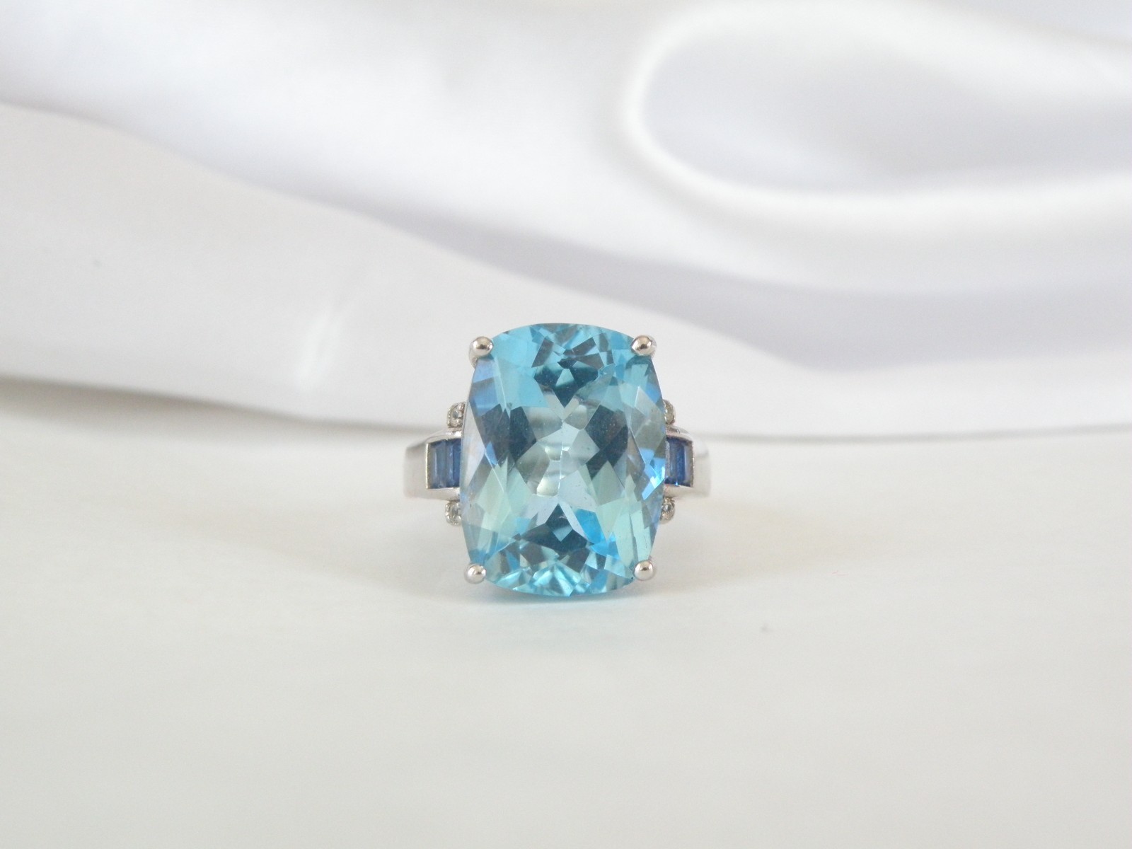 Vintage Sterling Silver 925 Large Natural Heated Blue Topaz Sapphire Ring Size 6