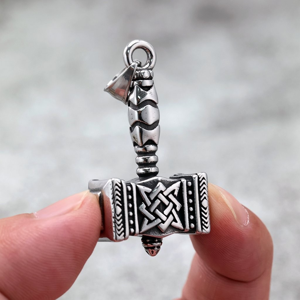 Stainless steel hammer-shaped pendant necklace