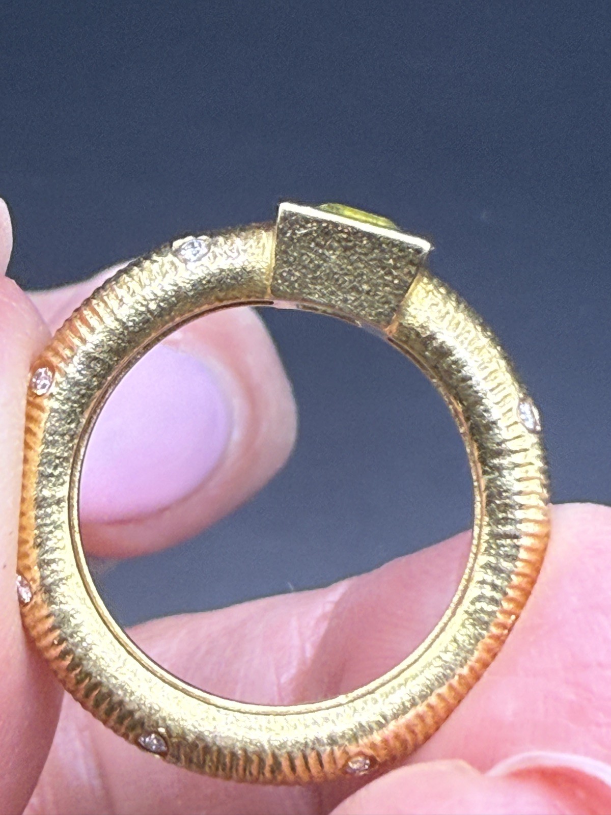 PAUL MORELLI Ring-Band In 18Kt Gold With Diamonds & Vivid Green Peridot Sz. 5.5
