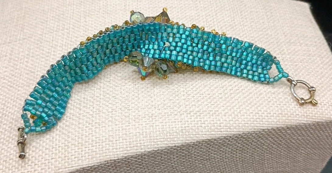 Vintage AB Peacock Beaded Bracelet Cha Cha Party Bow Bicone Glass Blue Green 7″