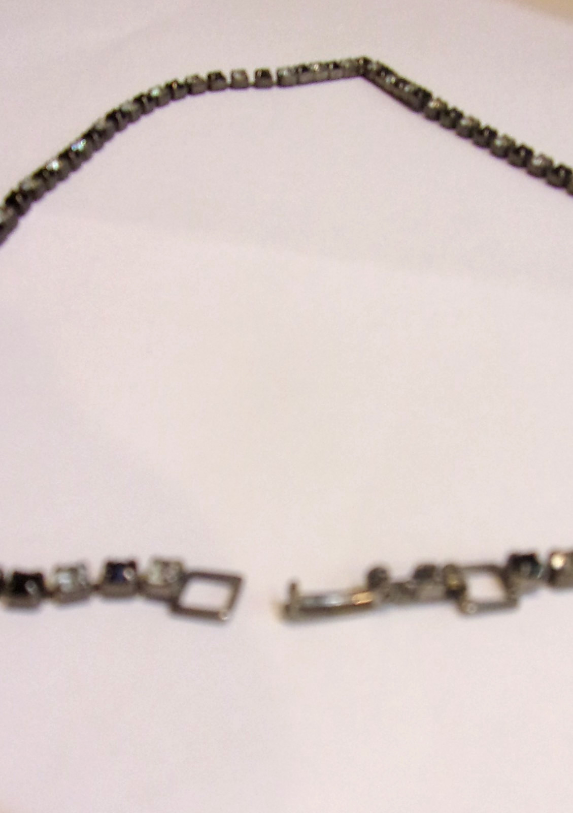 Vtg Black & Clear Crystals,Prong Set Silver, Tone Metal V Design 16″ L Necklace