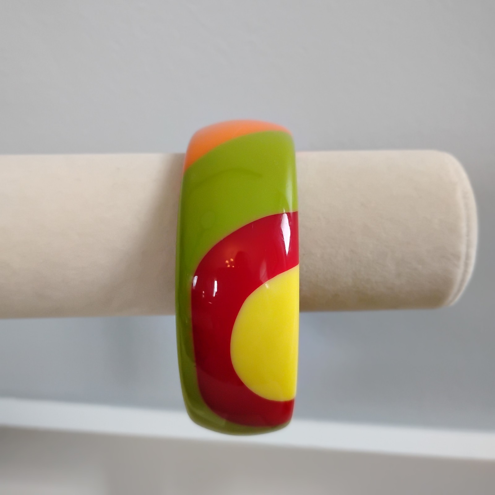 Vintage Abstract Bangle Bracelet Chunky Sz 8 Multicolor Layered Lucite Plastic