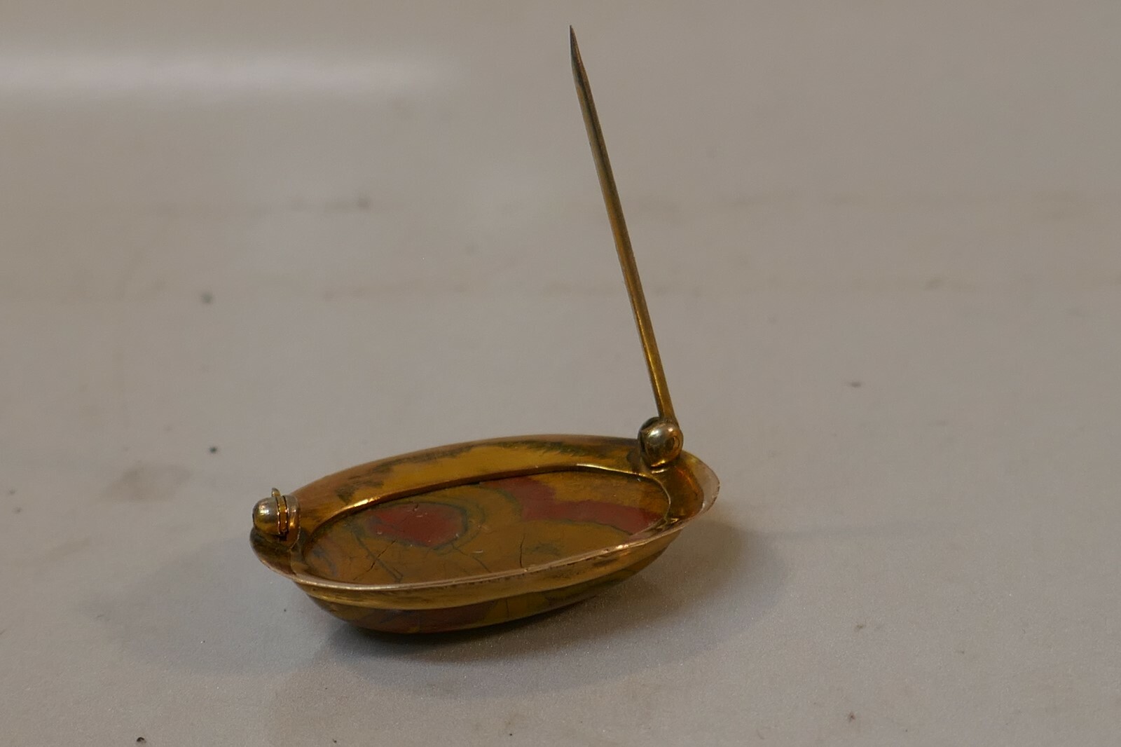 Circa 1920/30’s Hand Hammered 10kt Yellow Gold Bezel & Jasper Pin / Brooch
