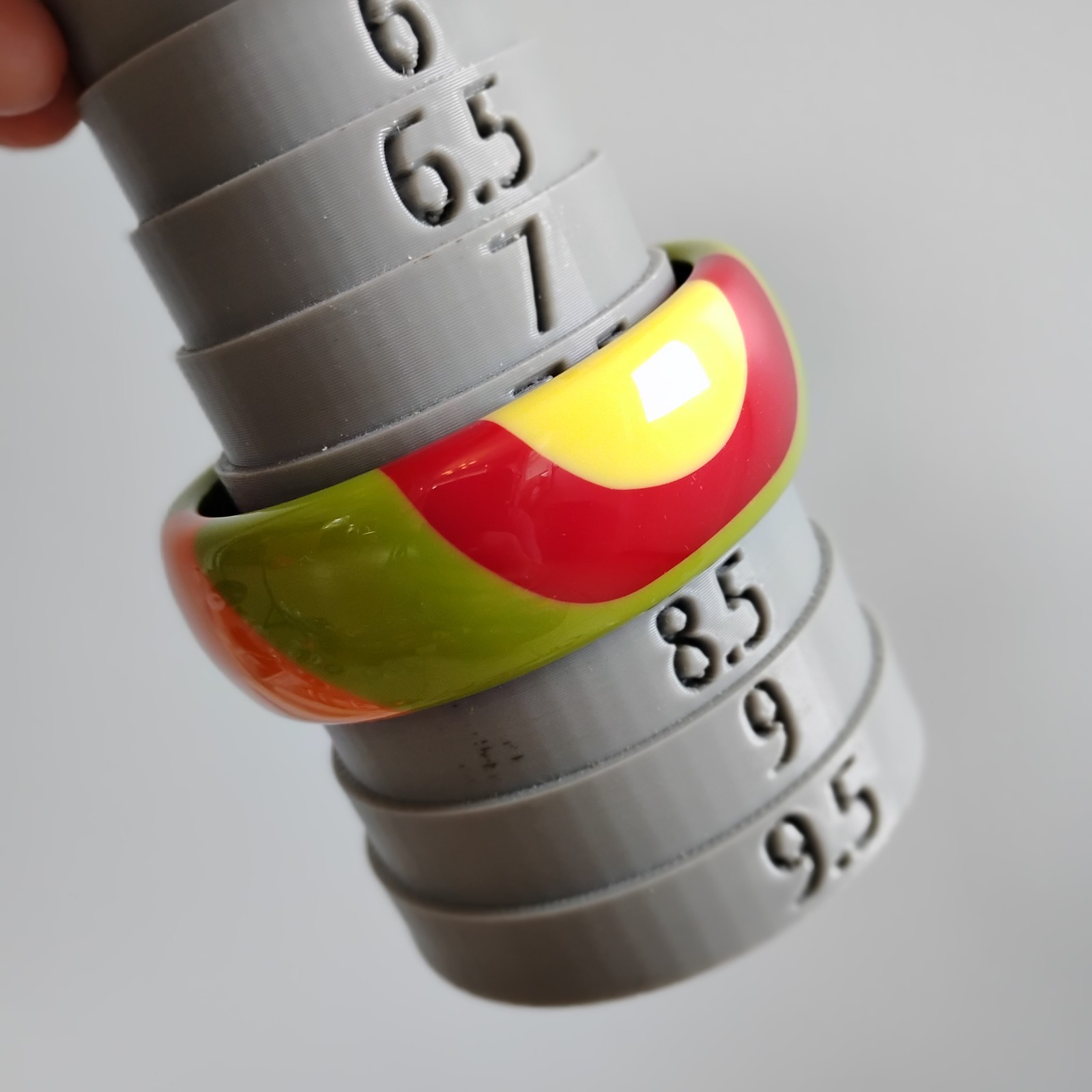 Vintage Abstract Bangle Bracelet Chunky Sz 8 Multicolor Layered Lucite Plastic