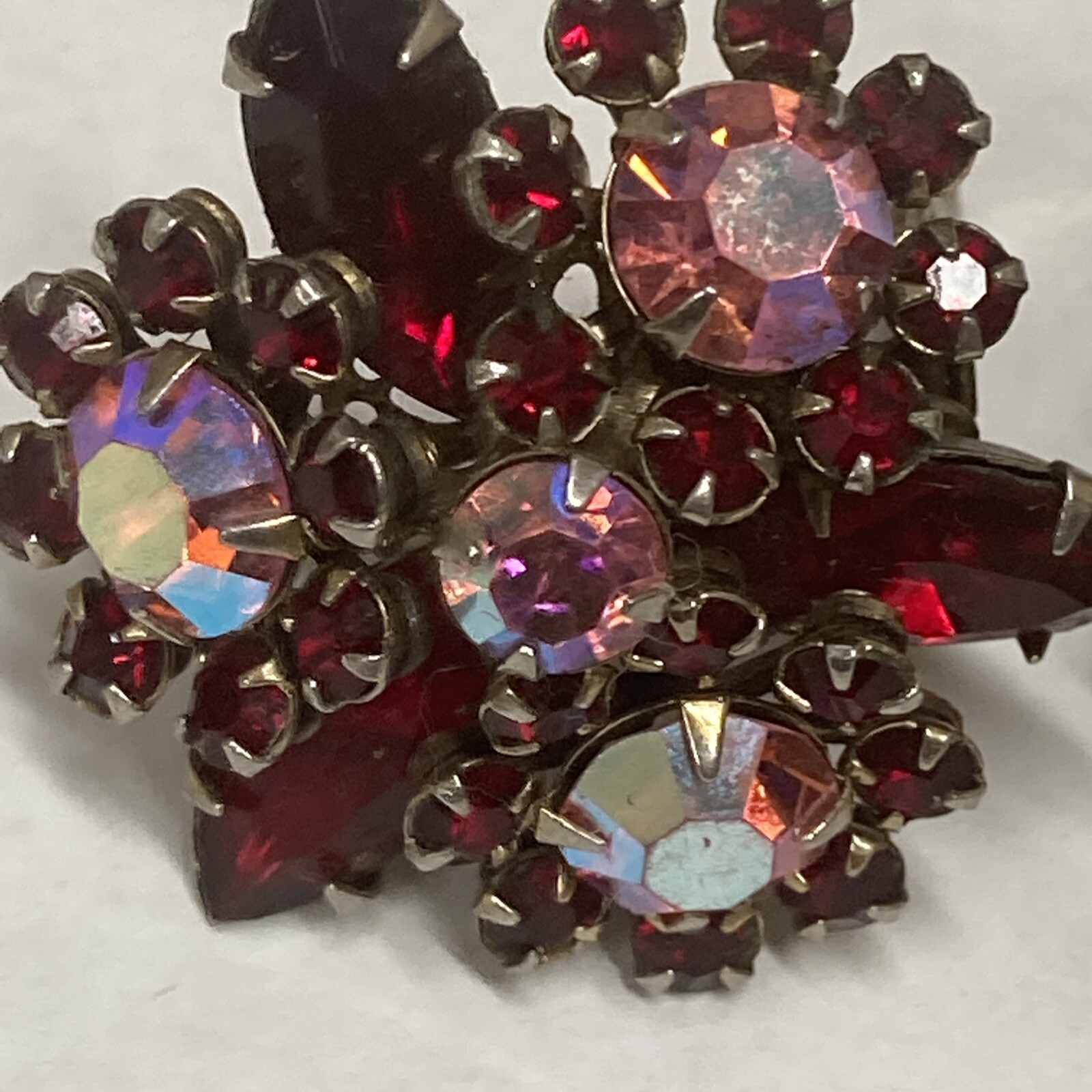 Aurora Borealis Rhinestone Brilliant pinks & burgandies Clip-on Earrings wine Vr