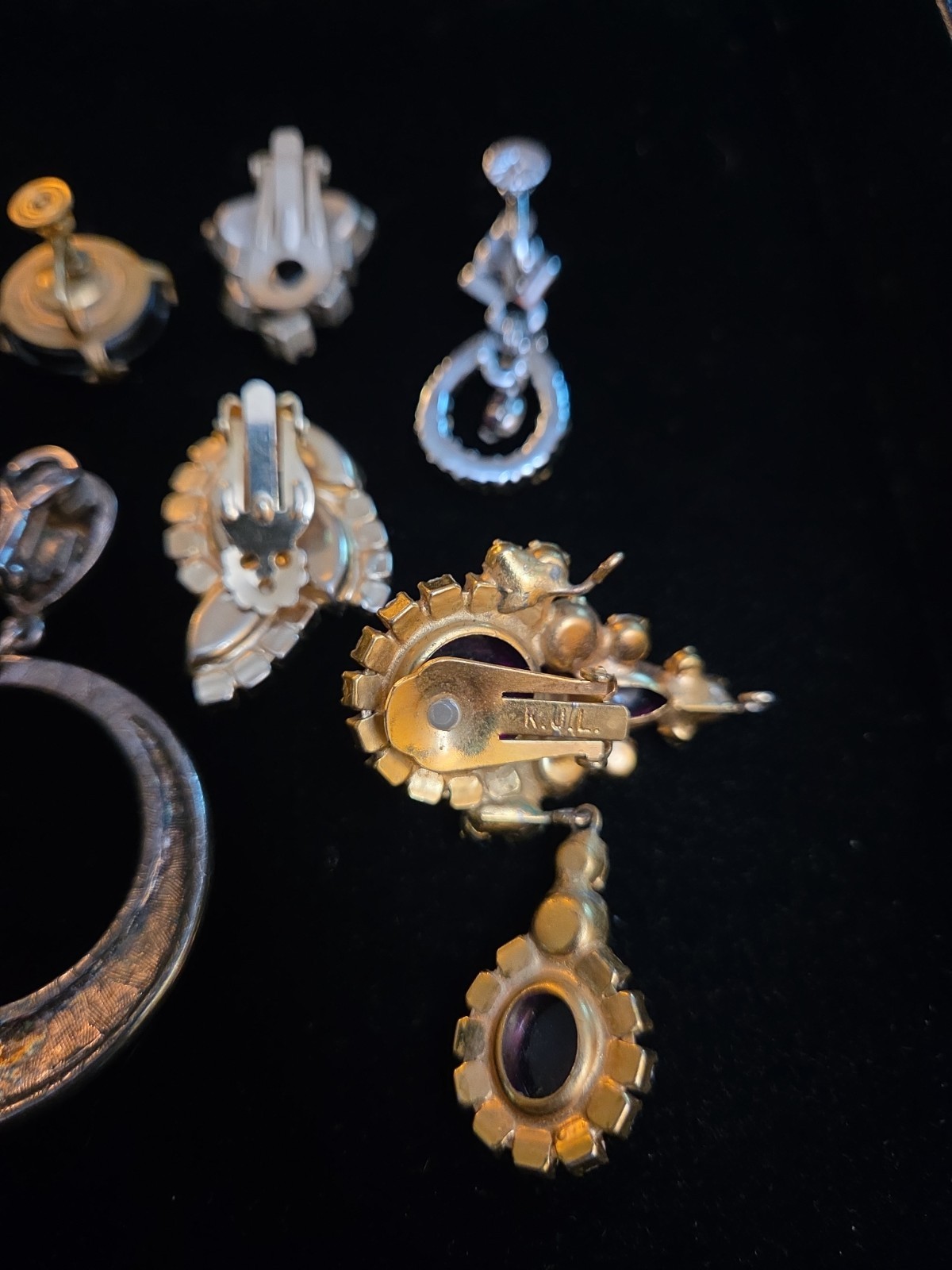 Lot Of Vintage Costume Jewelry Single Earrings Clip On Signed Arthur Pepper