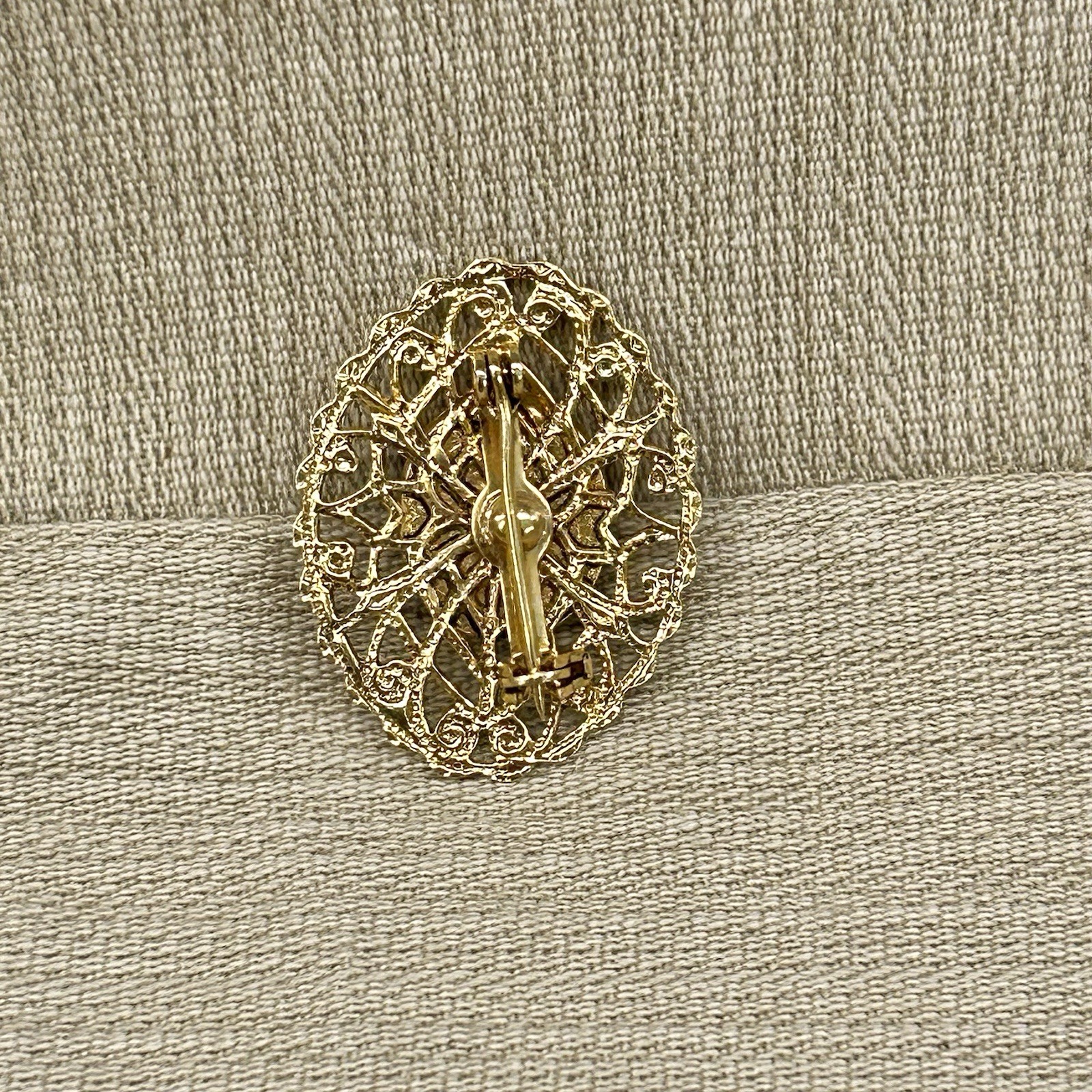 Lot of 9 Assorted Vintage Brooches